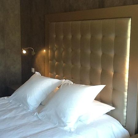 Hotel Les Deux Lions Riez Værelse billede