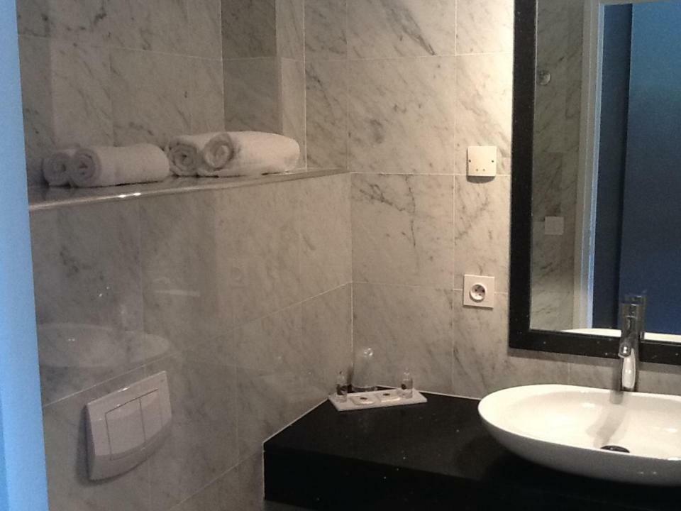 Hotel Les Deux Lions Riez Værelse billede